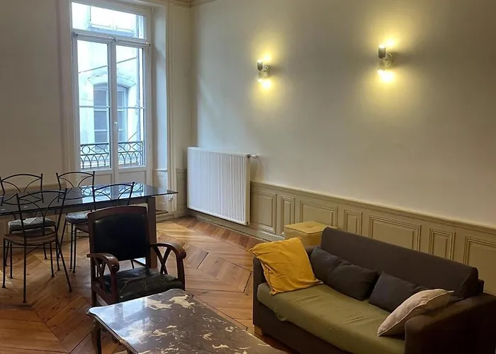 Le Charme Du Puy Dans Ancienne Verrerie Apartment