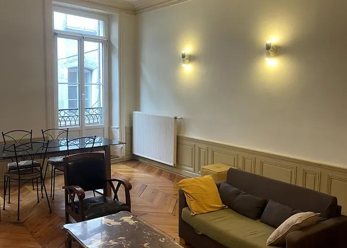 Le Charme Du Puy Dans Ancienne Verrerie Apartment *